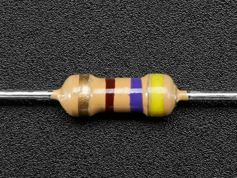 resistor 470R 1/4W foto real com fundo preto