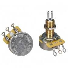 Imagem de um potenciometro de guitarra com eixo extra longo tipo LesPaul